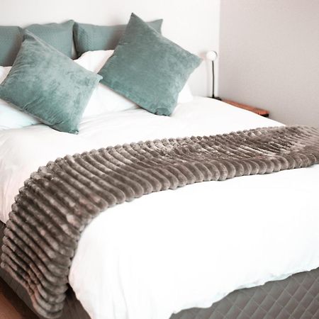 16 On Bree Luxury Studio Apartment With City Mountain Views Cape Town Exterior photo