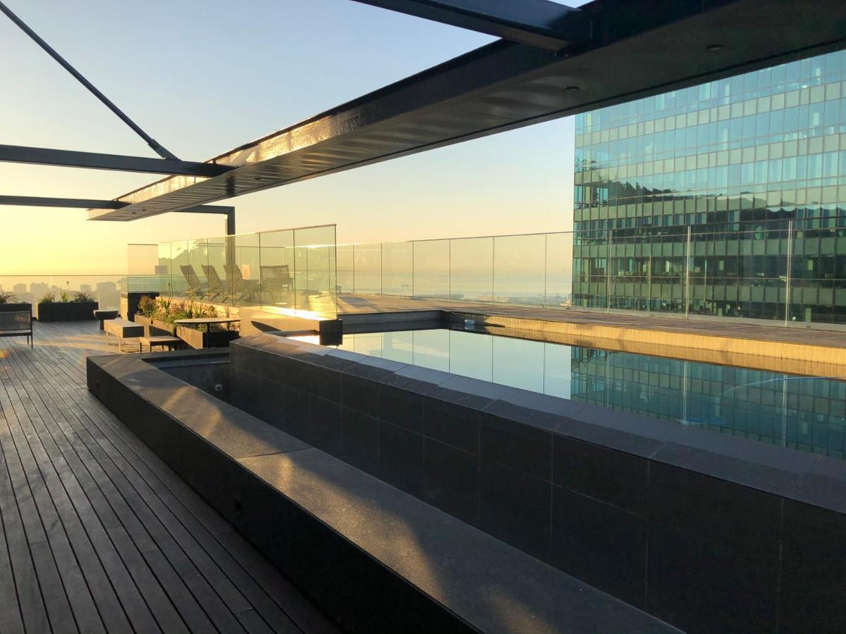 16 On Bree Luxury Studio Apartment With City Mountain Views Cape Town Exterior photo
