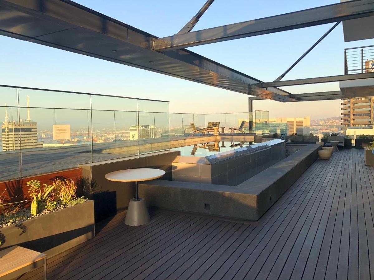 16 On Bree Luxury Studio Apartment With City Mountain Views Cape Town Exterior photo