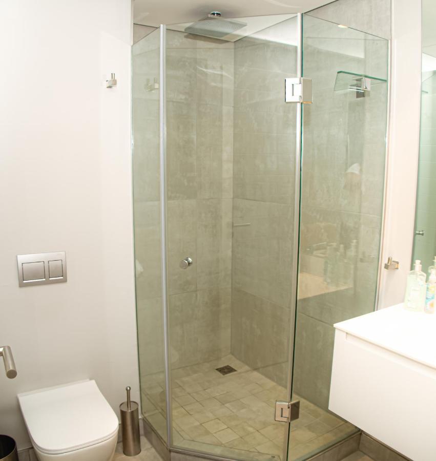 16 On Bree Luxury Studio Apartment With City Mountain Views Cape Town Exterior photo