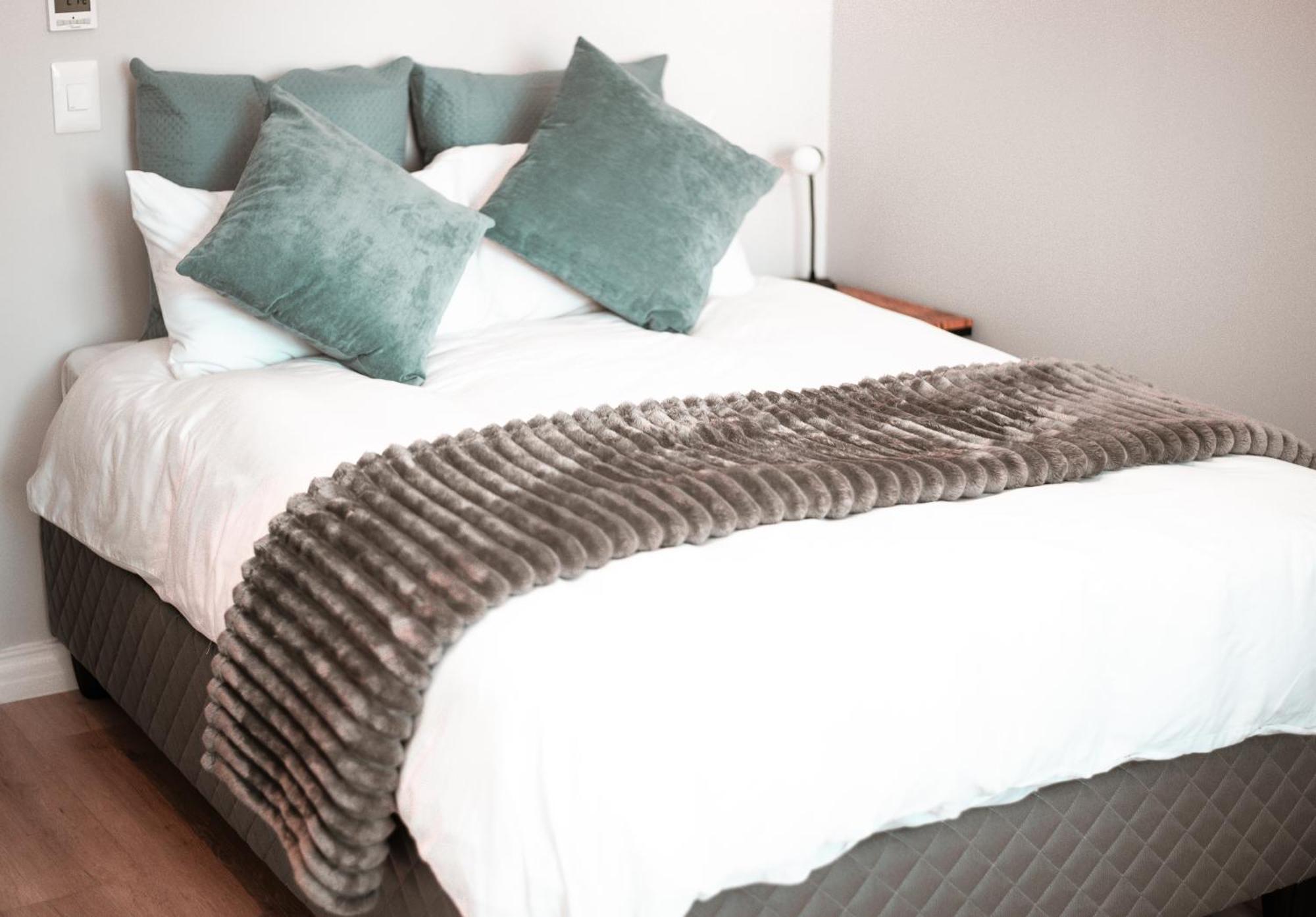 16 On Bree Luxury Studio Apartment With City Mountain Views Cape Town Exterior photo