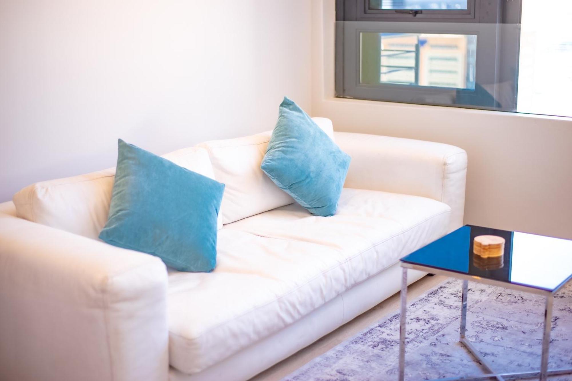 16 On Bree Luxury Studio Apartment With City Mountain Views Cape Town Exterior photo